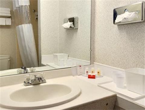 Ramada By Wyndham Hotel Murfreesboro