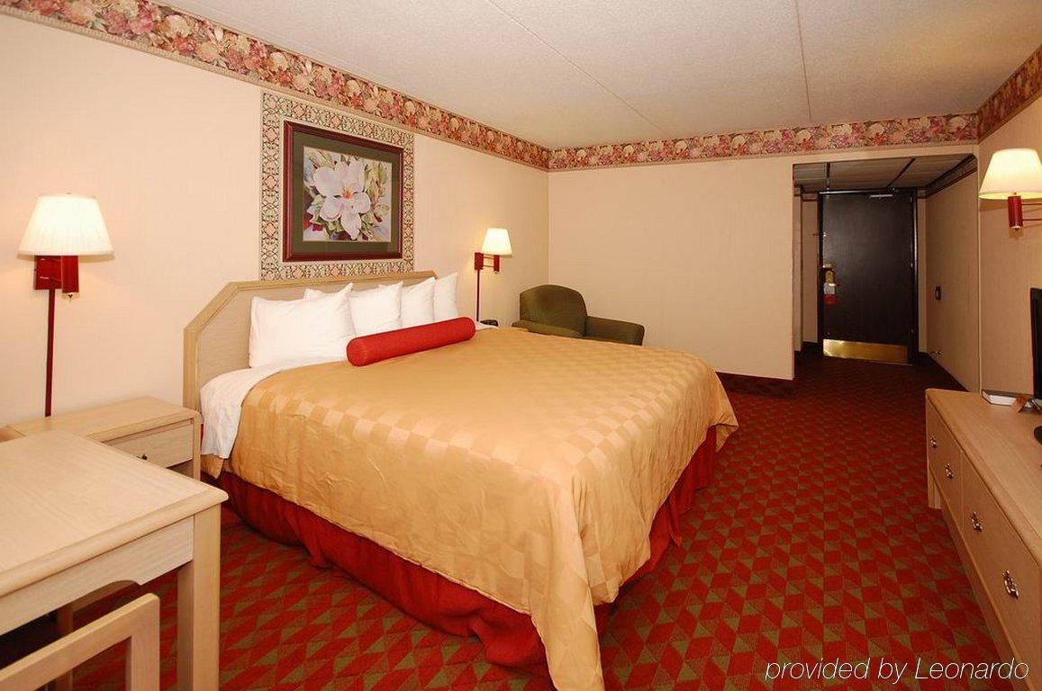 Ramada By Wyndham Hotel Murfreesboro
